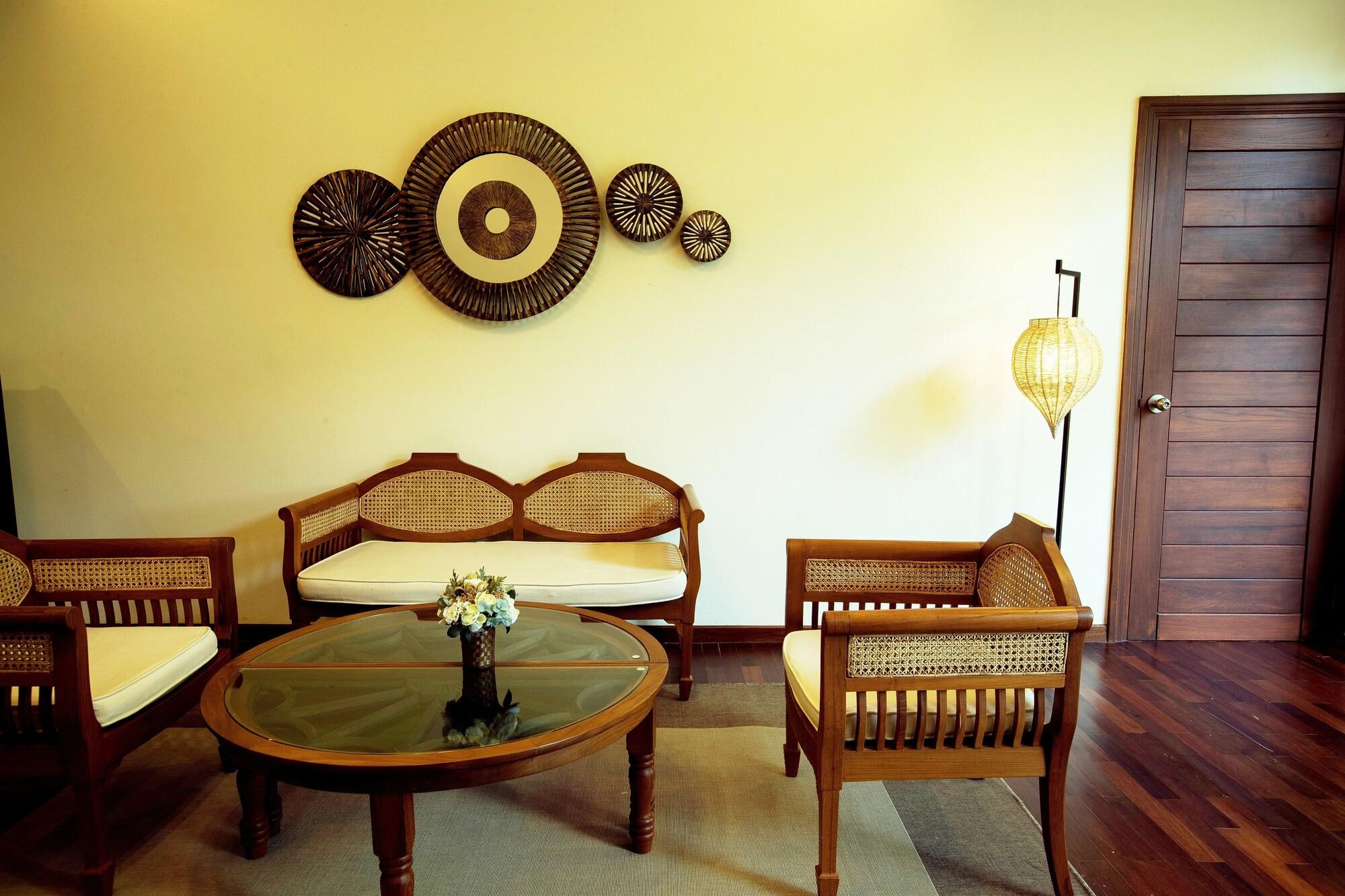 Emerald Palace Hotel Naypyidaw Экстерьер фото