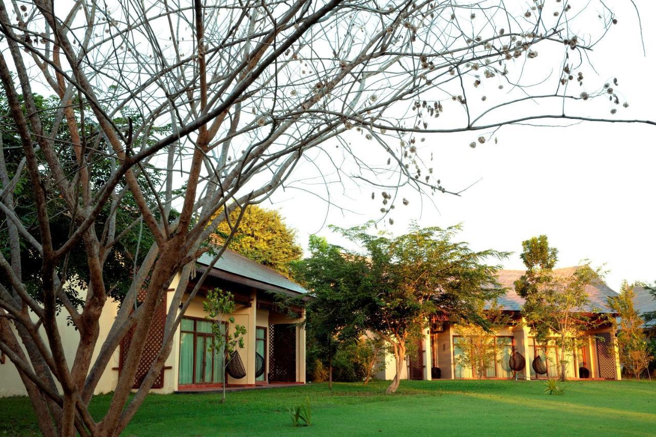 Emerald Palace Hotel Naypyidaw Экстерьер фото