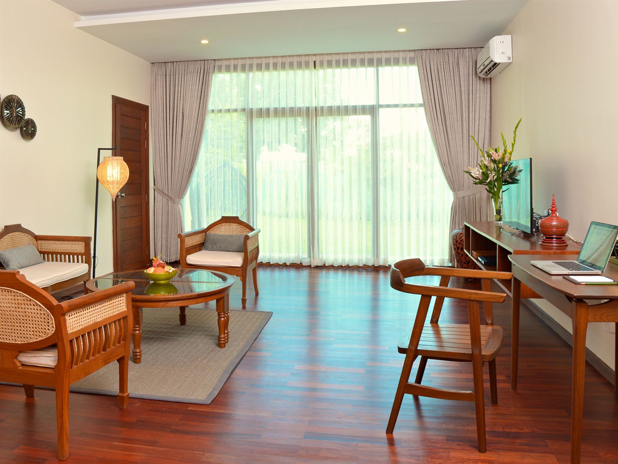 Emerald Palace Hotel Naypyidaw Экстерьер фото
