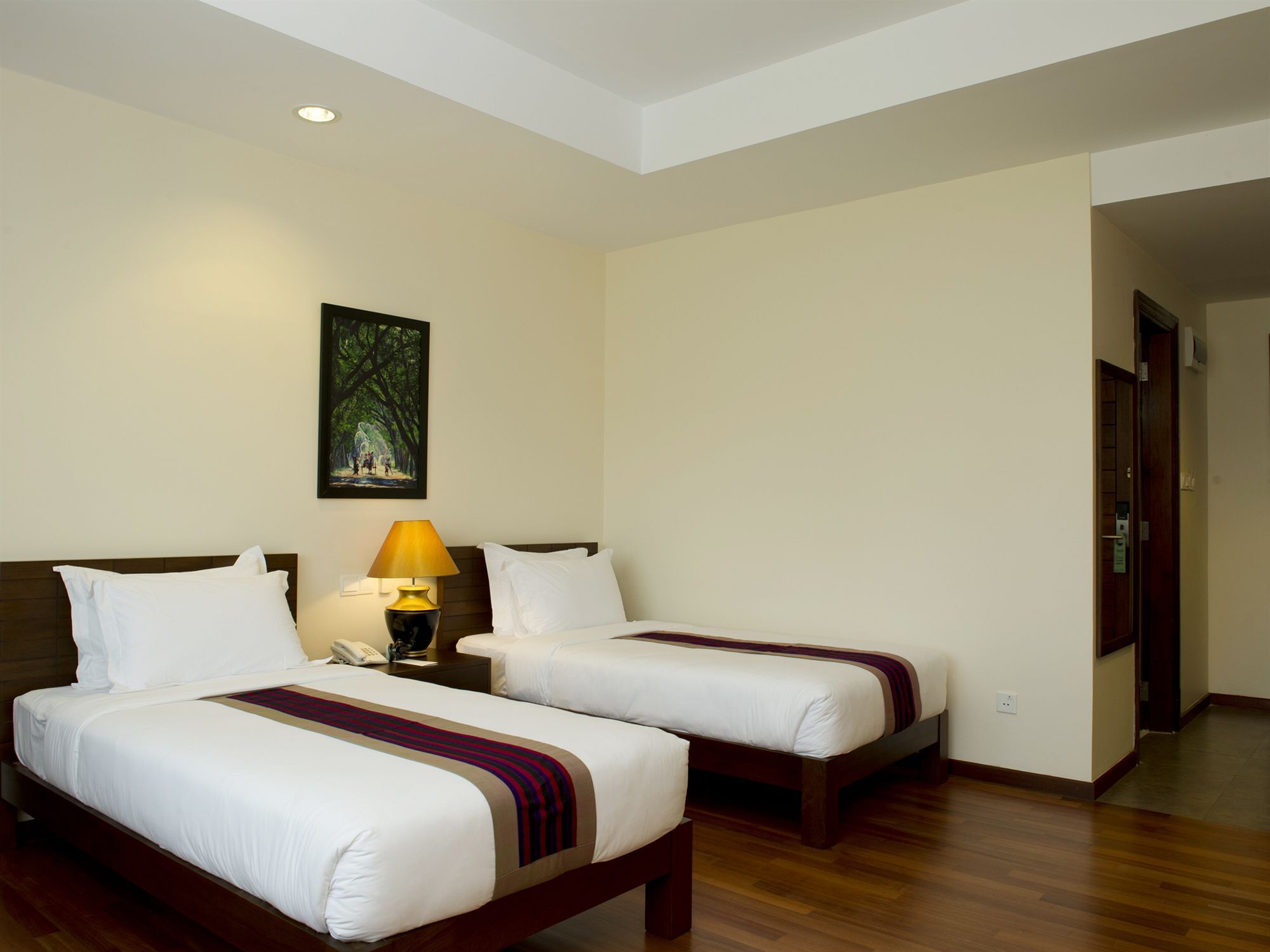 Emerald Palace Hotel Naypyidaw Экстерьер фото